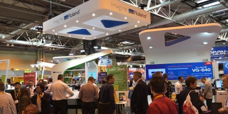 TheRoland DG stand was busy throughout Sign & Digital UK 2016