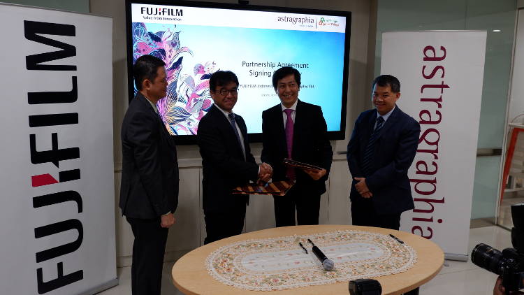 Graphic System (GS) team successfully appointed Astragraphia as official distributor for JET PRESS in Indonesia.