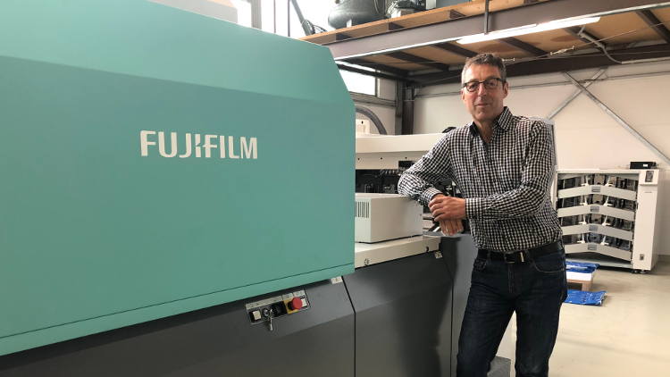 KL Druck invests in a Fujifilm Jet Press 720S to meet changing PoS requirements.