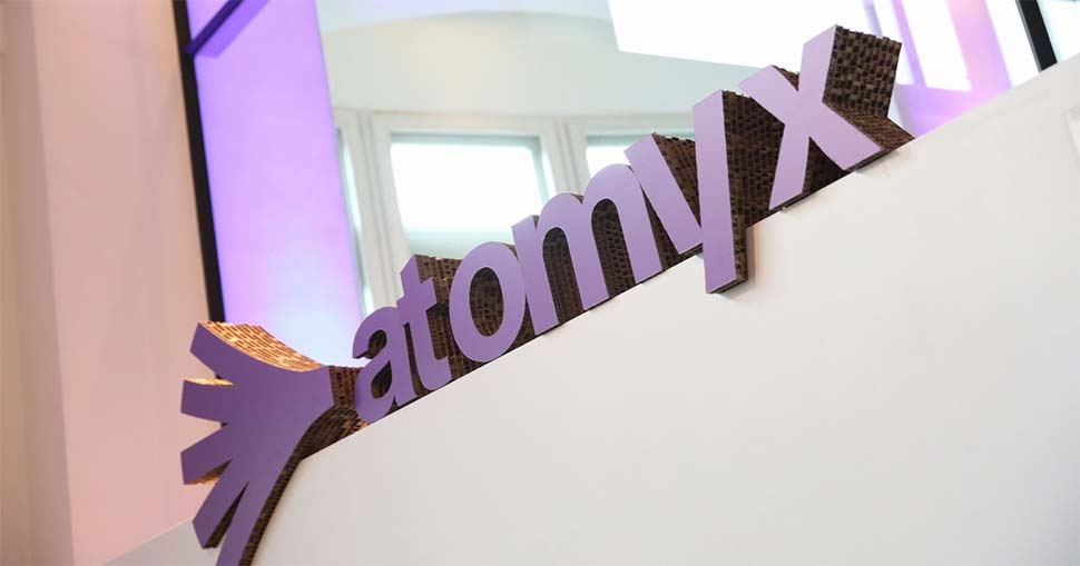Four Pees team launches Atomyx, an innovative print production management platform.